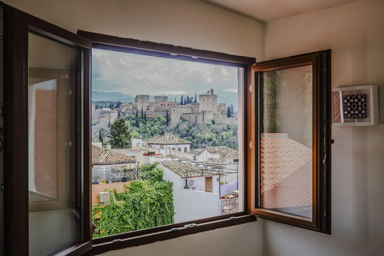 Salón de un alojamiento Aljibe con vistas a la Alhambra
