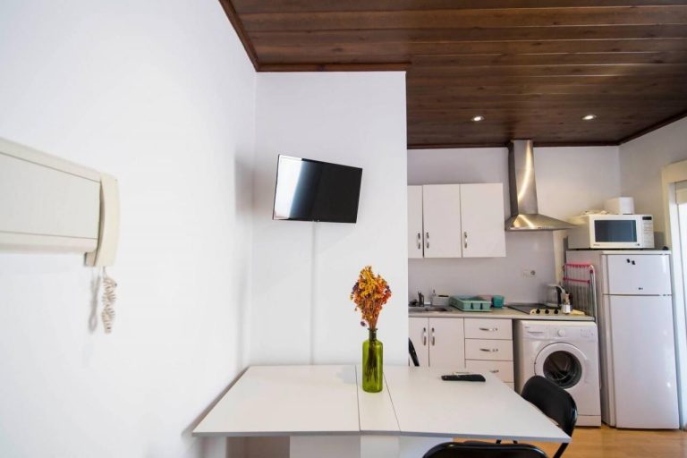Apartamento con habitación y patio - 3