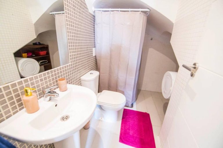 Apartamento con habitación y patio - 5